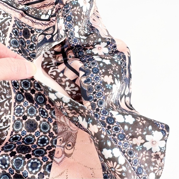 2 Piece Set Cropped Top & High Rise Shorts The Closet Lover - Picture 4 of 7